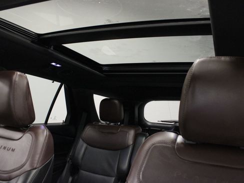 Used 2022 Ford Explorer Platinum RWD image 10