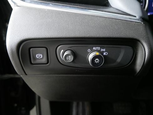 Used 2020 Buick Enclave Essence image 26