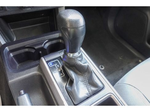 Certified 2022 Toyota Tacoma SR5 w/ Technology Package AWD/4WD image 19