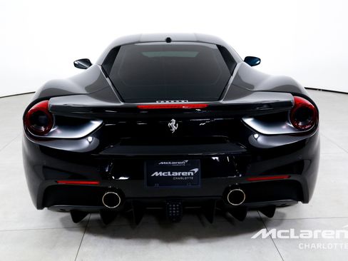 Used 2018 Ferrari 488 GTB RWD image 7