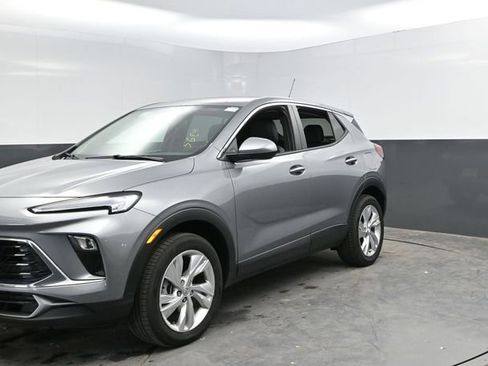 Used 2025 Buick Encore GX Preferred AWD/4WD image 3