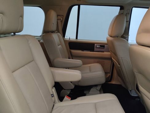 Used 2017 Ford Expedition XLT w/ Equipment Group 202A image 19