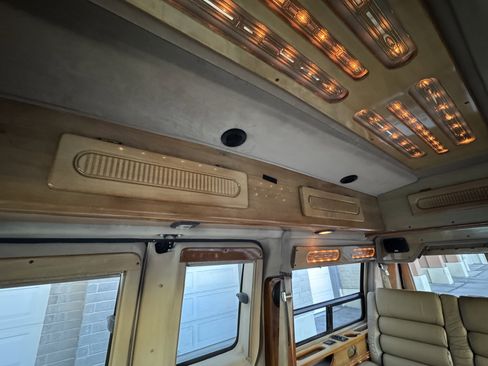 Used 1999 Chevrolet Express 1500 w/ Convenience Pkg image 26