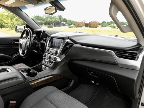 Used 2020 Chevrolet Tahoe LS RWD image 12