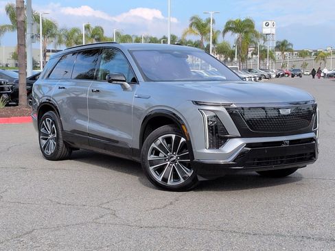 Used 2026 Cadillac Vistiq Sport image 2