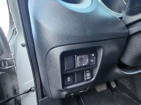 Used 2013 Nissan Juke SV image 11