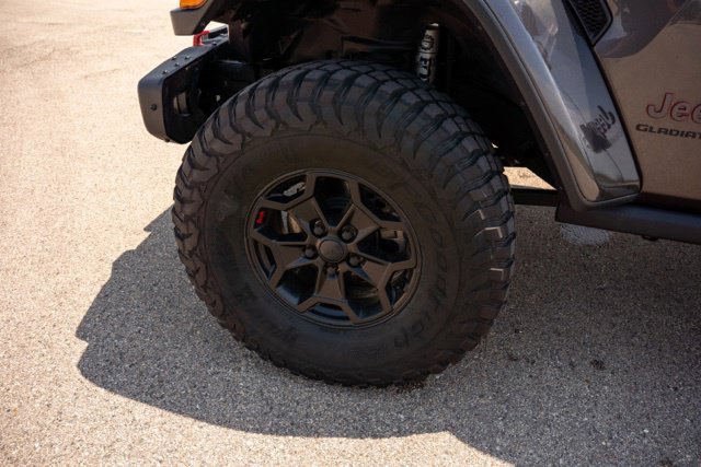 Used 2020 Jeep Gladiator Rubicon AWD/4WD image 12