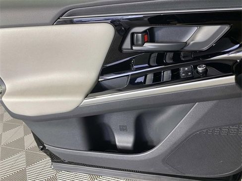 Used 2024 Toyota bZ4X Limited image 25