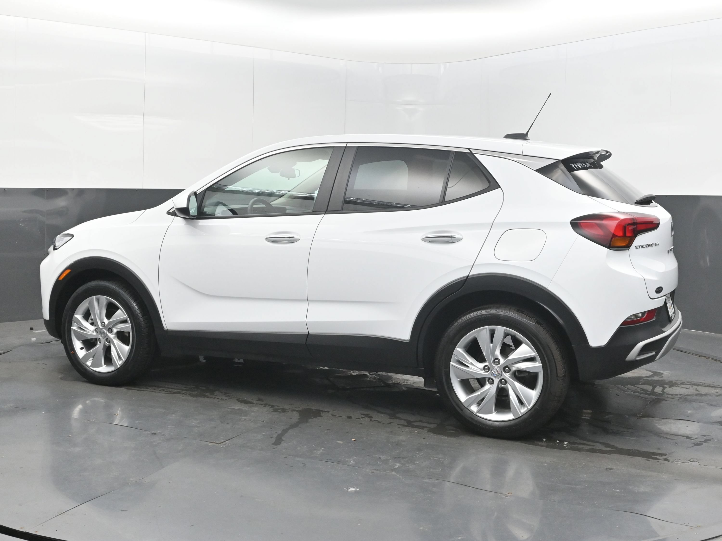 Certified 2025 Buick Encore GX Preferred FWD image 7
