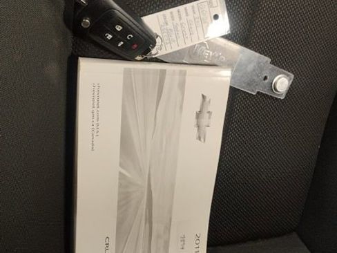 Used 2011 Chevrolet Cruze LT image 29