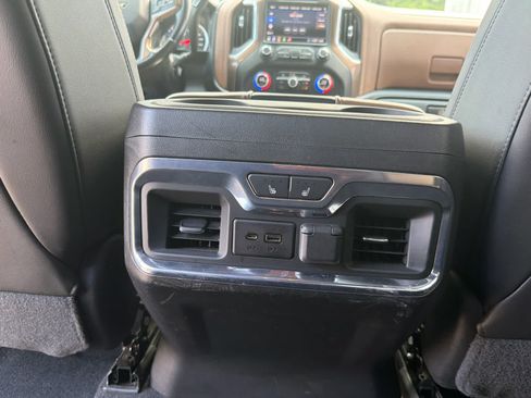 Used 2020 Chevrolet Silverado 1500 High Country w/ Technology Package AWD/4WD image 40