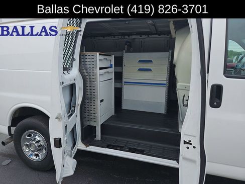 Used 2014 Chevrolet Express 2500 RWD image 27
