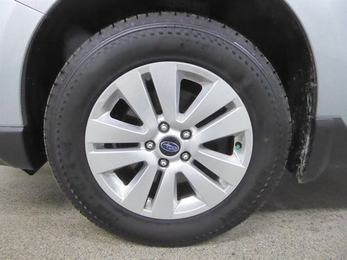 Used 2017 Subaru Outback 2.5i Premium image 33