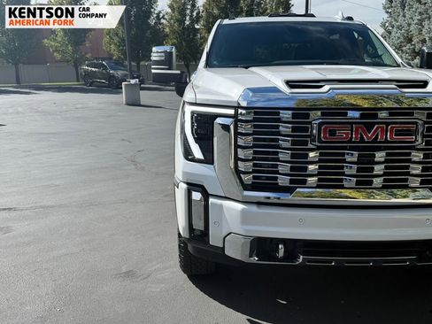 Used 2025 GMC Sierra 3500 Denali w/ Denali Reserve Package image 14