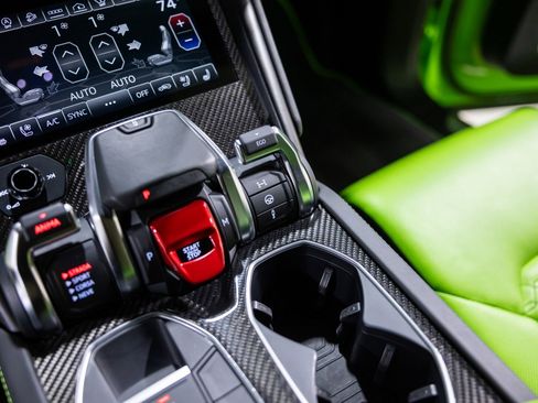 Used 2022 Lamborghini Urus image 47