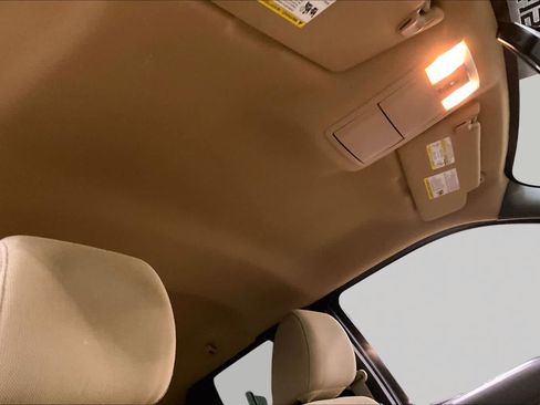 Used 2011 Ford F150 XLT w/ XLT Chrome Pkg AWD/4WD image 13
