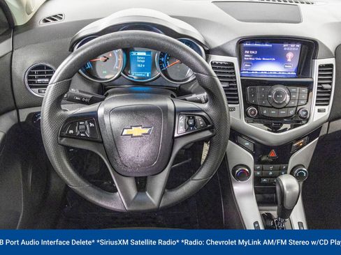 Used 2015 Chevrolet Cruze LT image 7
