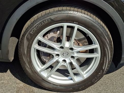 Used 2021 Porsche Cayenne AWD/4WD image 15