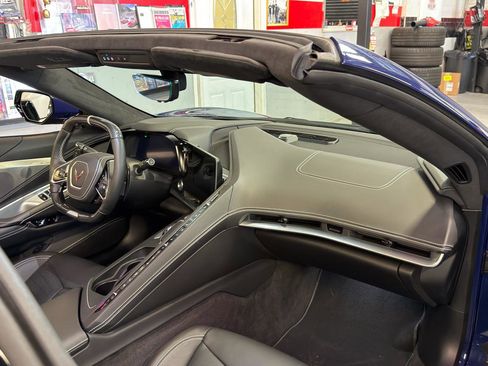 Used 2025 Chevrolet Corvette Z06 RWD image 18