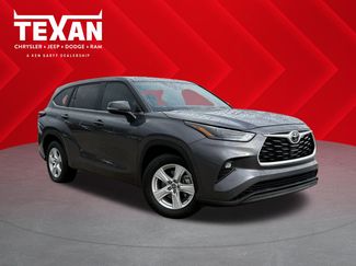 Used 2023 Toyota Highlander L video 1