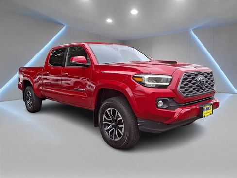 Used 2023 Toyota Tacoma TRD Sport AWD/4WD image 3