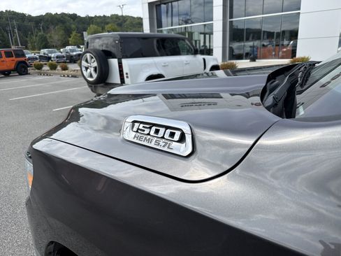 Used 2022 RAM 1500 Big Horn AWD/4WD image 11
