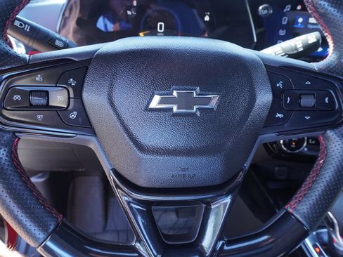 Used 2025 Chevrolet Trax RS w/ Sunroof Package FWD image 18