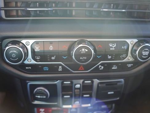 Certified 2025 Jeep Wrangler Unlimited Rubicon 4xe w/ Safety Group image 24