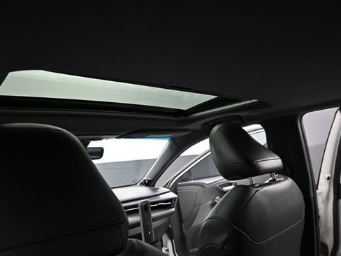 Certified 2021 Toyota Avalon Touring FWD image 17