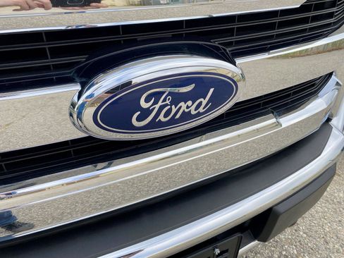 Used 2017 Ford F150 Lariat w/ Equipment Group 501A Mid image 42