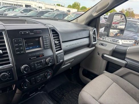 Used 2017 Ford F250 XLT AWD/4WD image 24