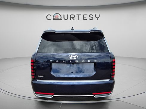 New 2026 Hyundai Palisade Calligraphy FWD image 4