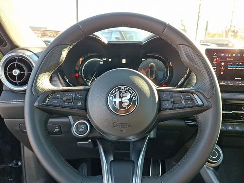 New 2025 Alfa Romeo Tonale w/ Premium Package image 17