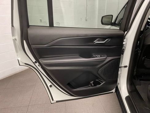 Used 2023 Jeep Grand Cherokee L Laredo RWD image 22