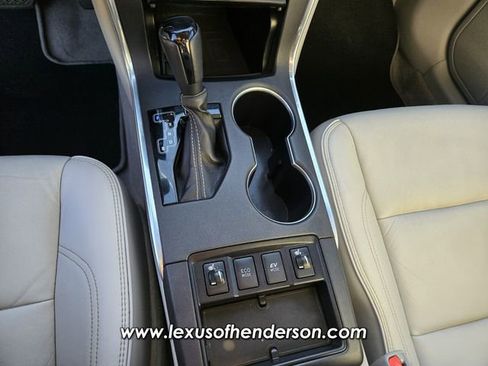 Used 2015 Toyota Camry XLE w/ Moonroof Package image 29