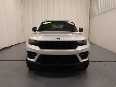 Certified 2024 Jeep Grand Cherokee Altitude AWD/4WD image 3