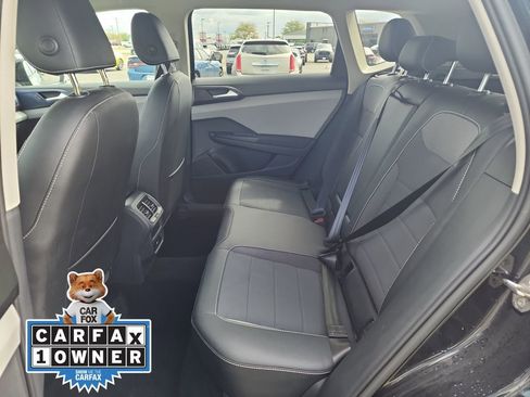 Used 2022 Volkswagen Taos SE image 33