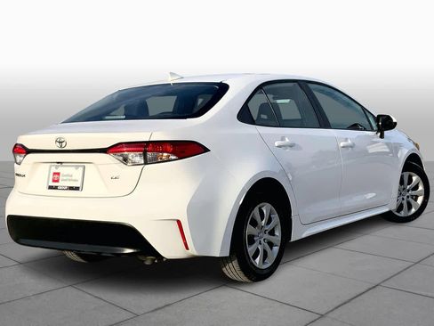Used 2025 Toyota Corolla LE image 12