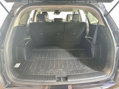 Used 2025 Kia Sorento S AWD/4WD image 8