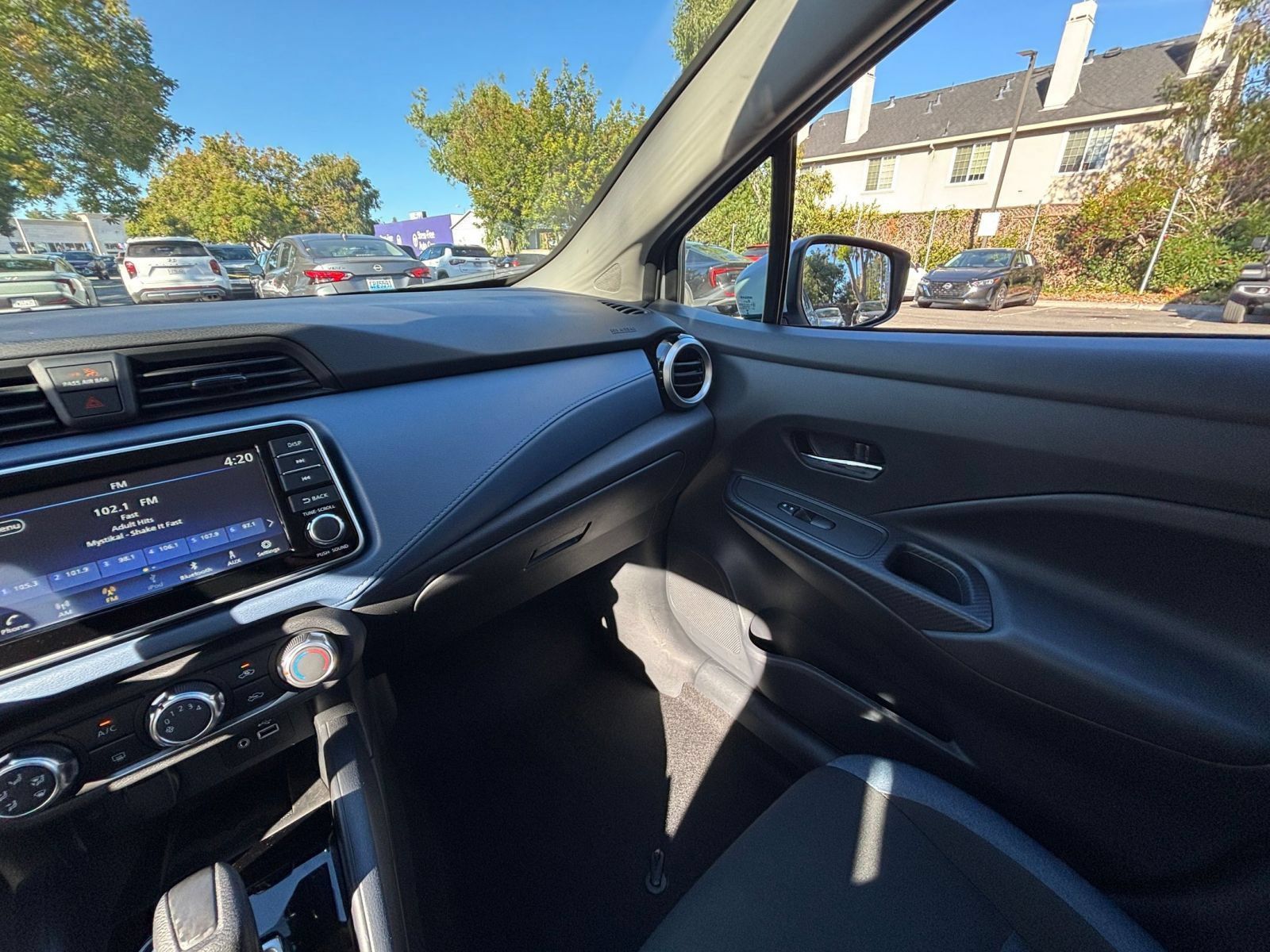 Used 2025 Nissan Versa SV FWD image 32