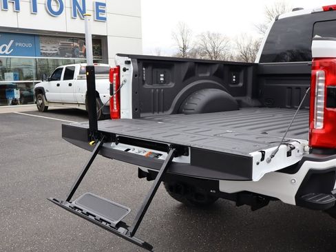 New 2026 Ford F250 Lariat w/ Black Appearance Package AWD/4WD image 19