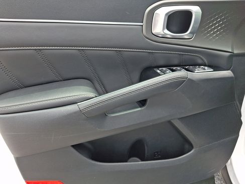 Certified 2023 Kia Sorento SX AWD/4WD image 12