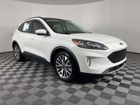 Used 2021 Ford Escape Titanium w/ Class II Trailer Tow Package image 2