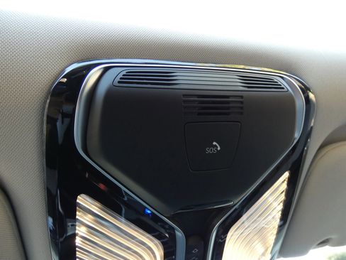 Used 2022 BMW 745e xDrive image 71