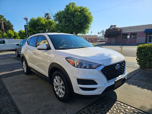 Used 2019 Hyundai Tucson SE AWD/4WD image 3
