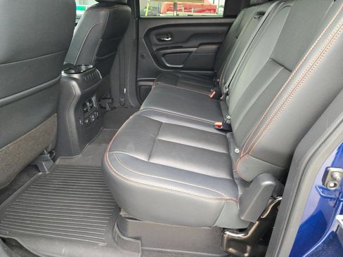 Used 2024 Nissan Titan PRO-4X w/ Pro-4x Convenience Package AWD/4WD image 14