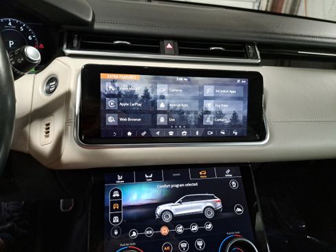 Used 2018 Land Rover Range Rover Velar R-Dynamic HSE AWD/4WD image 23