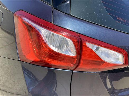 Used 2019 Chevrolet Equinox LS image 28