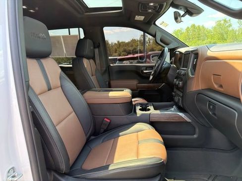 Used 2021 Chevrolet Silverado 1500 High Country w/ Technology Package AWD/4WD image 11