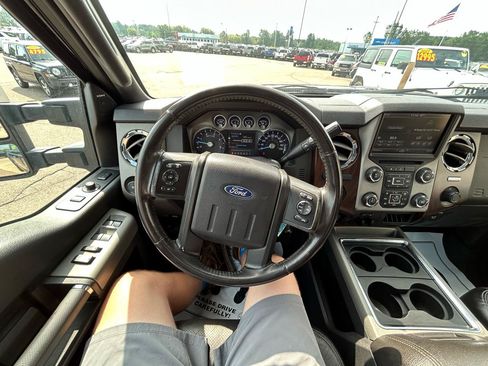 Used 2016 Ford F250 Lariat w/ Lariat Ultimate Package AWD/4WD image 30